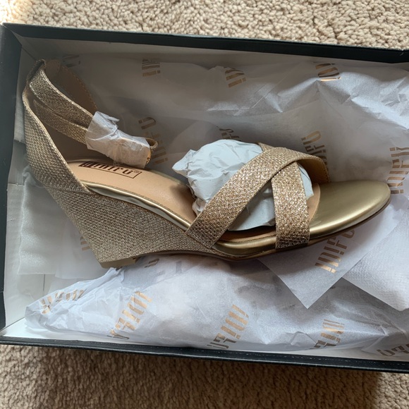 IDIFU 3 Inch Gold Glitter Wedge Sandals - Picture 5 of 9